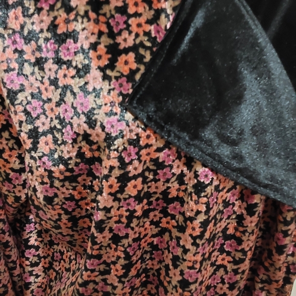 🌺 NWOT Zelie for She Velvet Print Duster - Picture 2 of 12